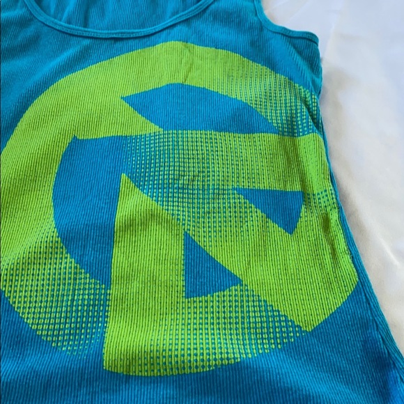 Tank Top.. - Picture 2 of 4